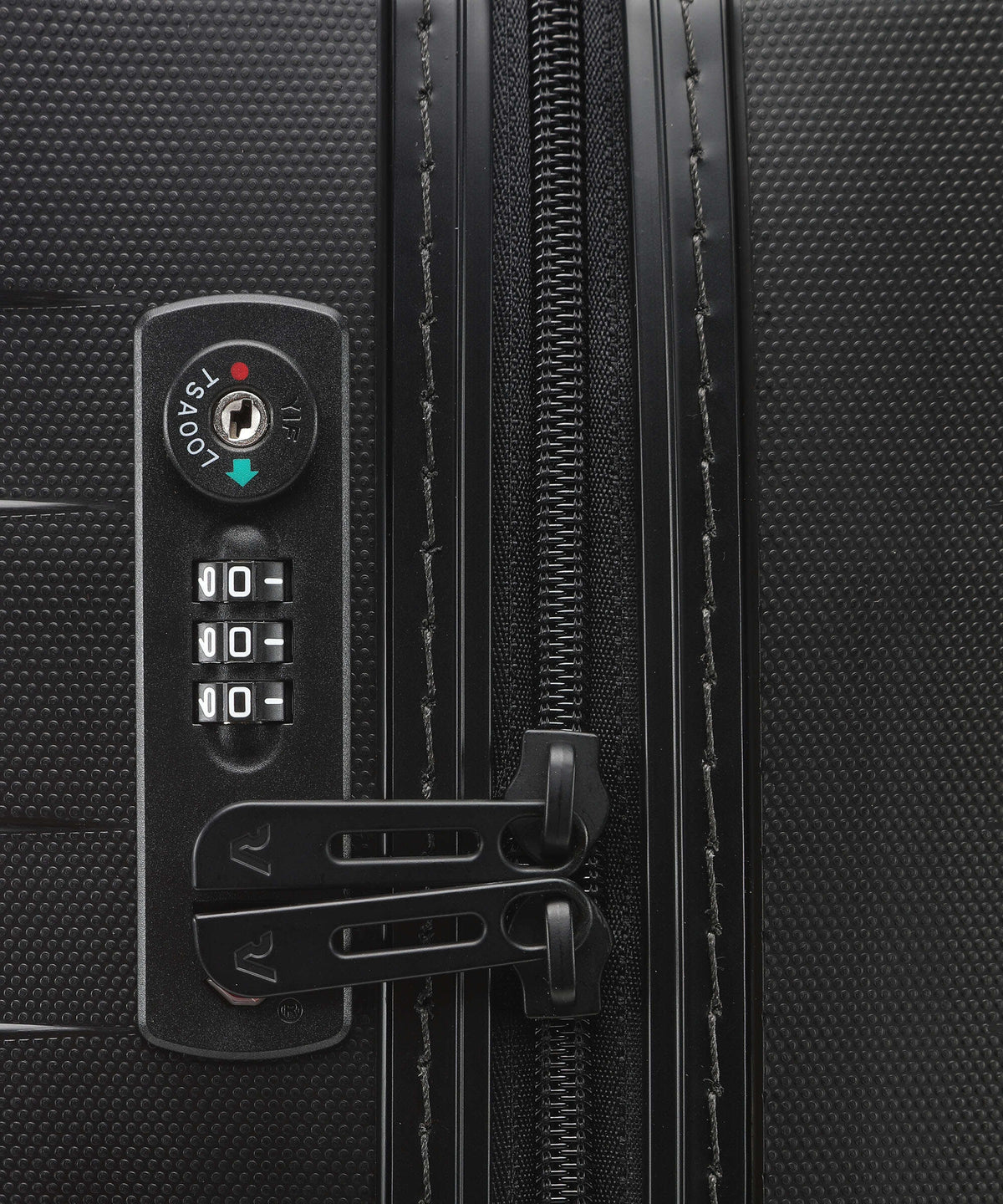 Roncato Box 4.0 EXP Spinner (4 wheels) nero