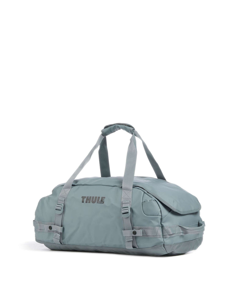 Thule Chasm 40 Weekend bag pond