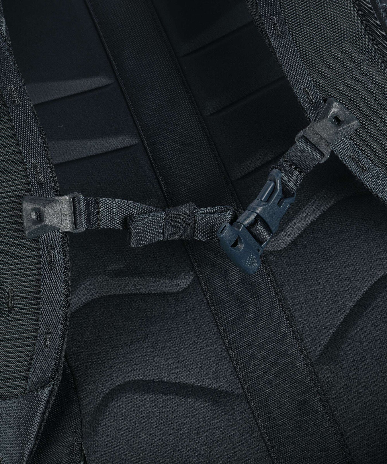 Thule Landmark 60 W Travel backpack darkest blue