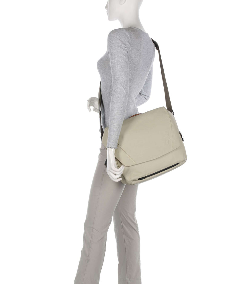 Aunts & Uncles Japan Yamakuni Messenger bag dust