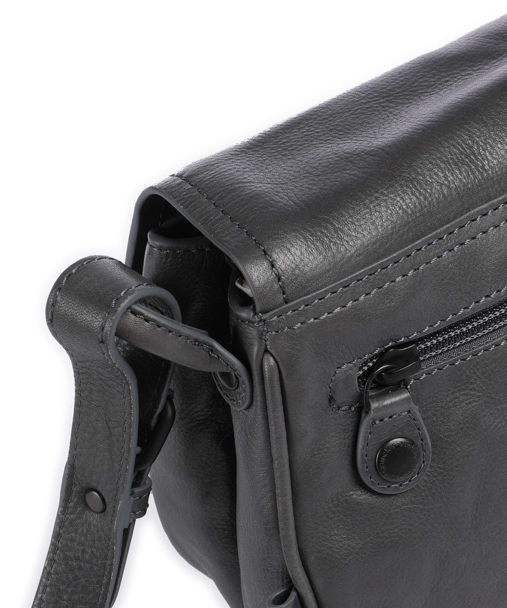 Aunts & Uncles Grandma's Luxury Club Mrs. Meringue Pie Crossbody bag wind