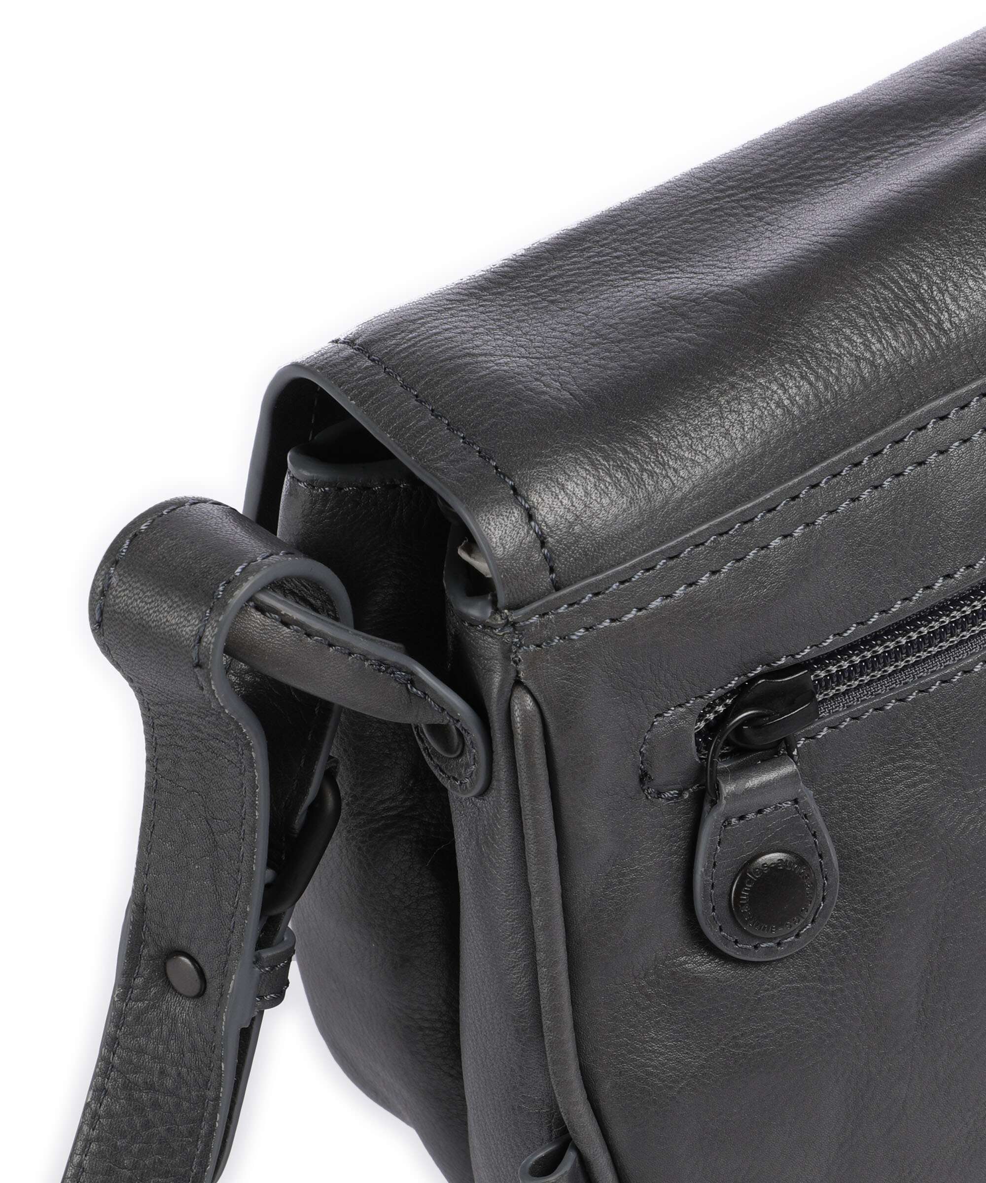 Aunts & Uncles Grandma's Luxury Club Mrs. Meringue Pie Crossbody bag wind