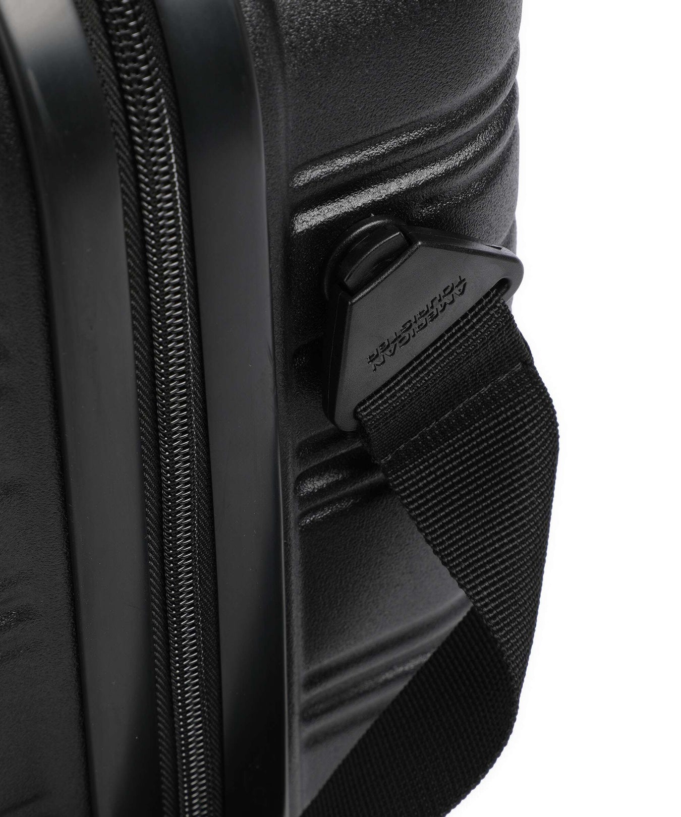 American Tourister High Turn Beauty case matte black