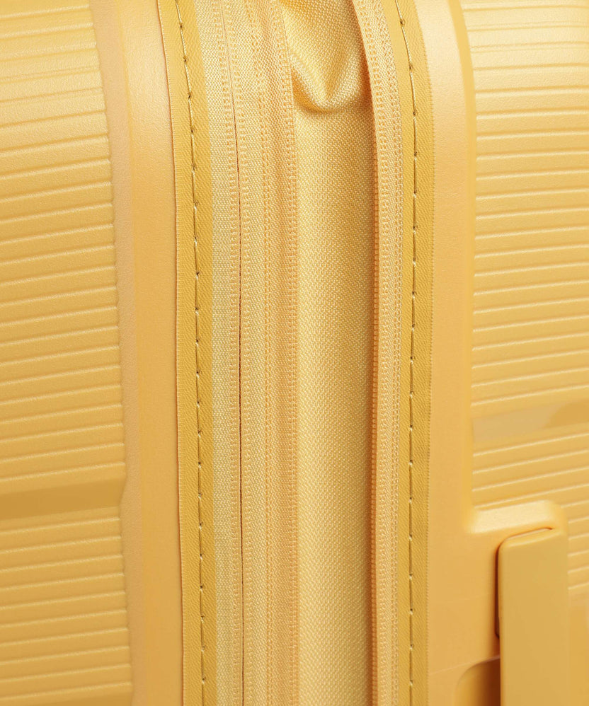 American Tourister Starvibe Spinner (4 wheels) metallic banana