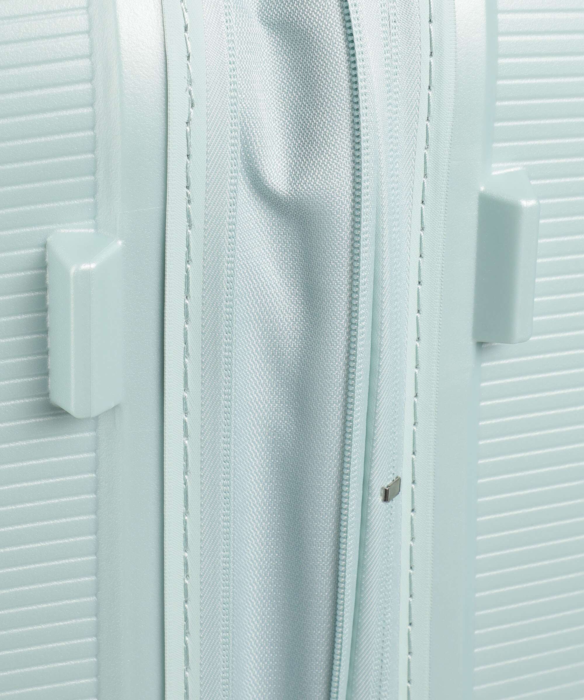 American Tourister Starvibe Spinner (4 wheels) metallic surf blue