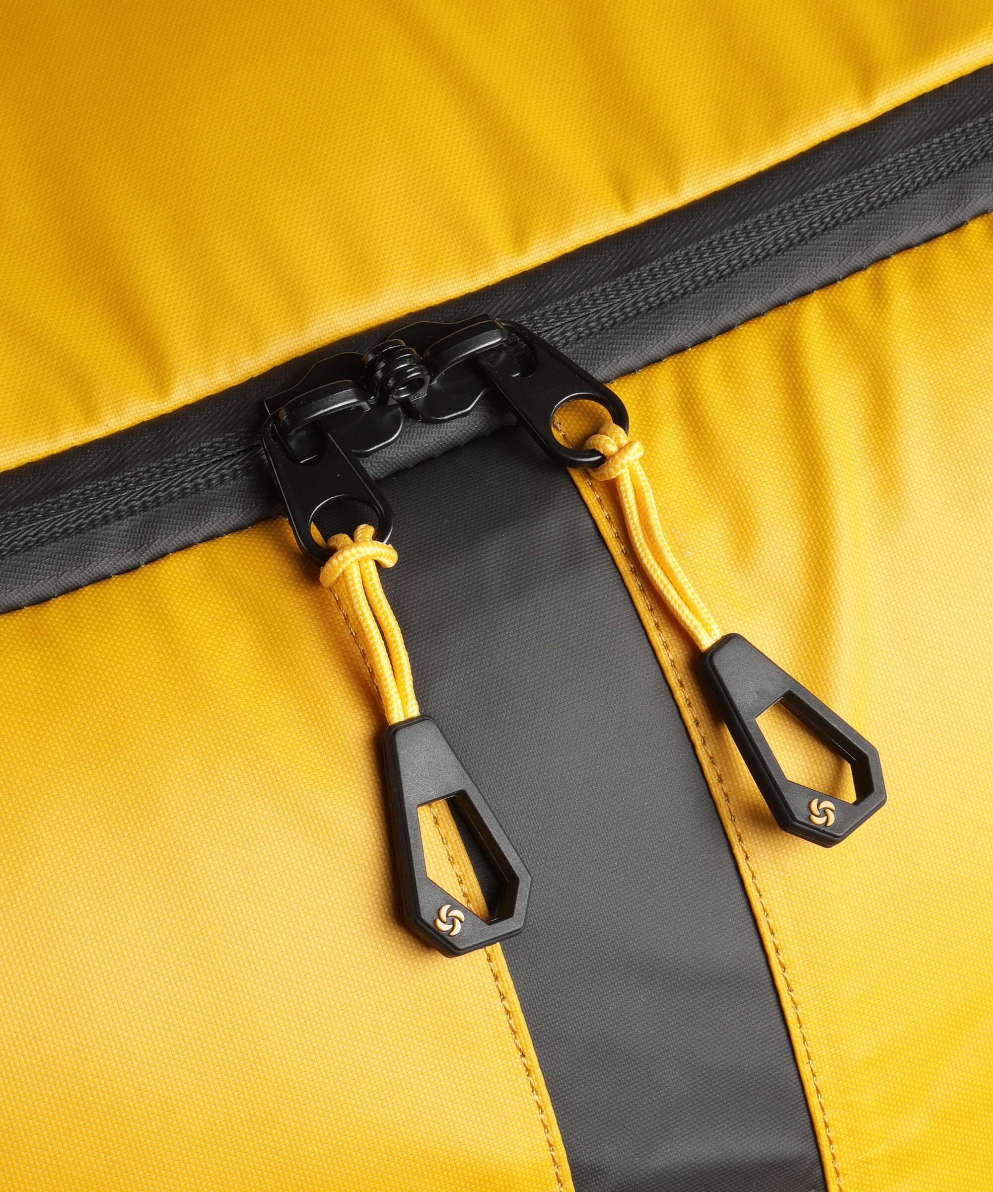 Samsonite Paradiver Light Travel bag with wheels yellow