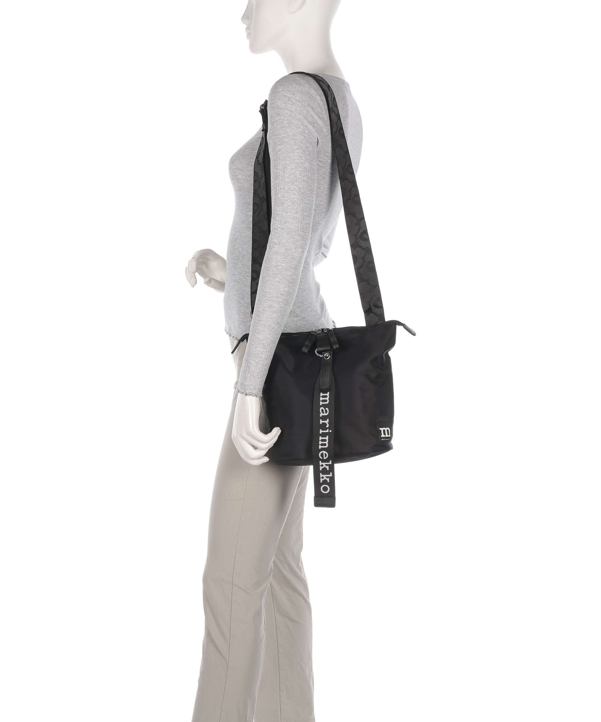 Marimekko Carry All Solid Bucket bag black