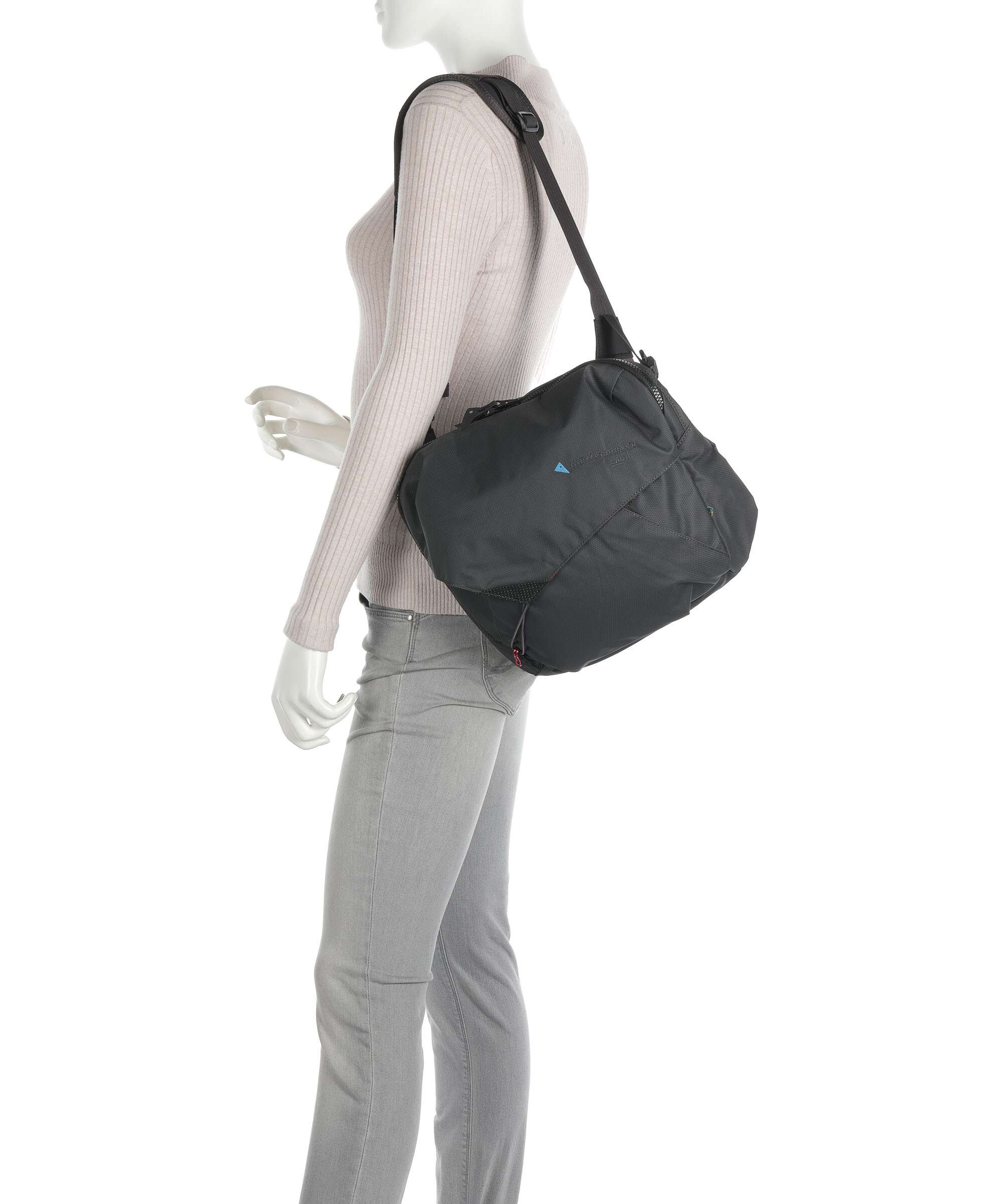 Klättermusen Gaut Messenger bag raven