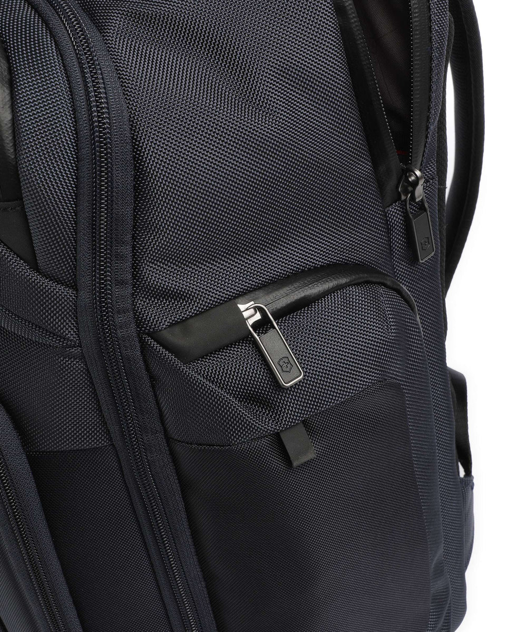 Victorinox Werks Traveler 7.0 Deluxe Backpack navy blue