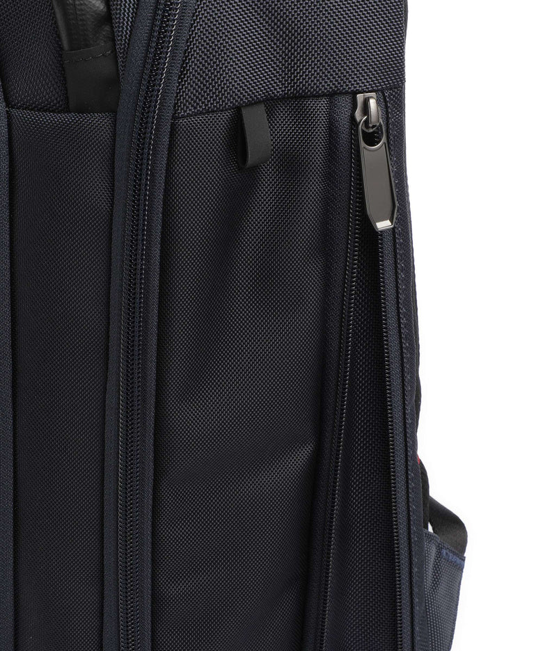 Victorinox Werks Traveler 7.0 Compact Backpack navy blue