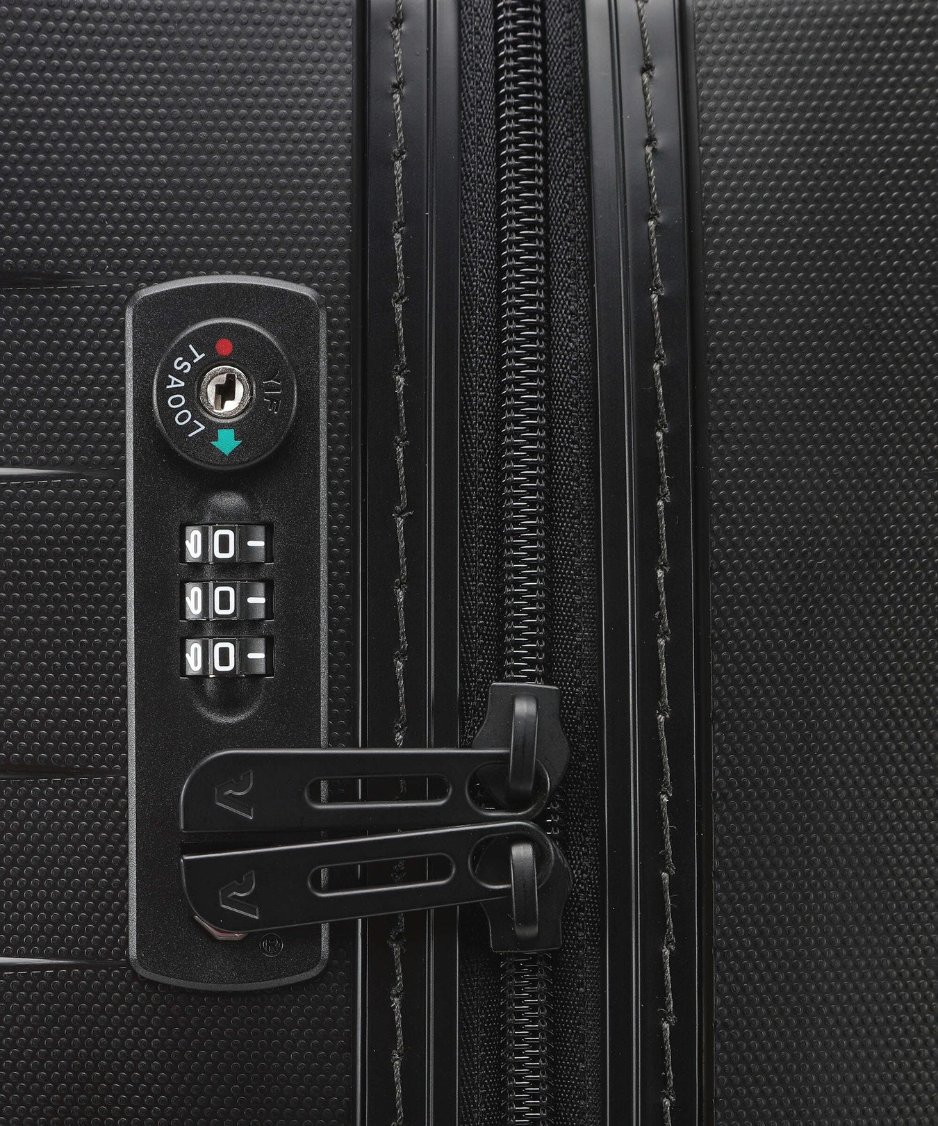 Roncato Box 4.0 EXP Spinner (4 wheels) nero