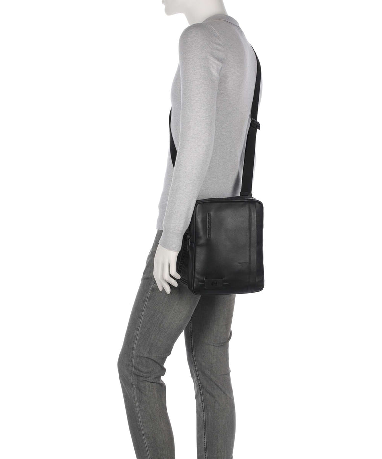 Piquadro W137 Crossbody bag nero