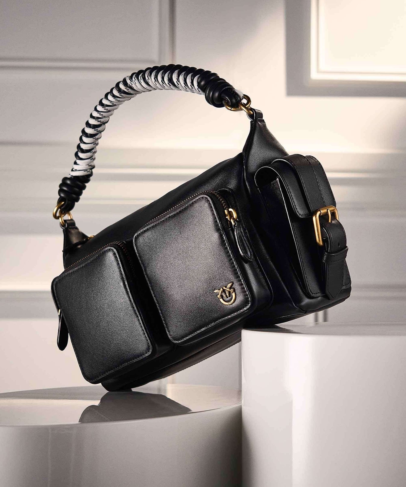 Pinko Cargo Shoulder bag nero/antique gold