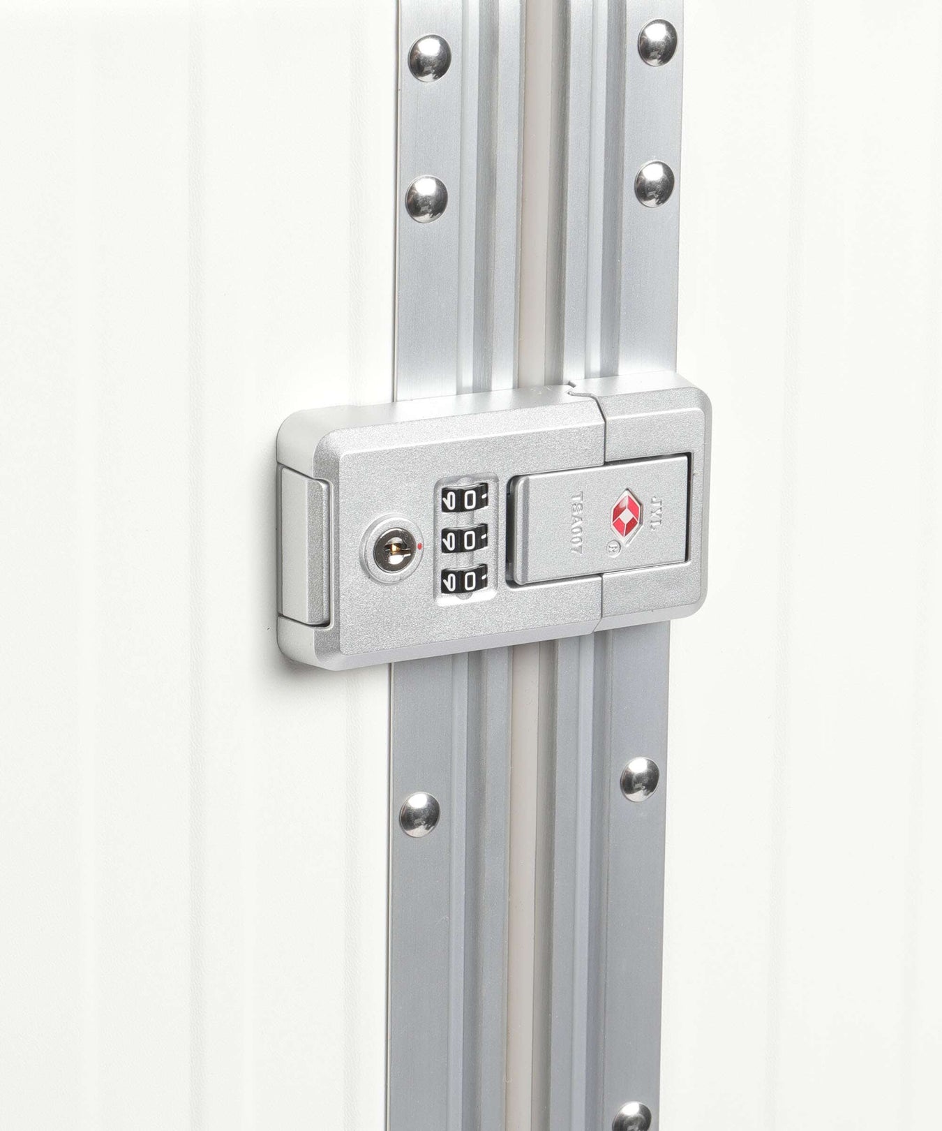 Aleon Fortis 30 Macro Traveler Spinner (4 wheels) snow white