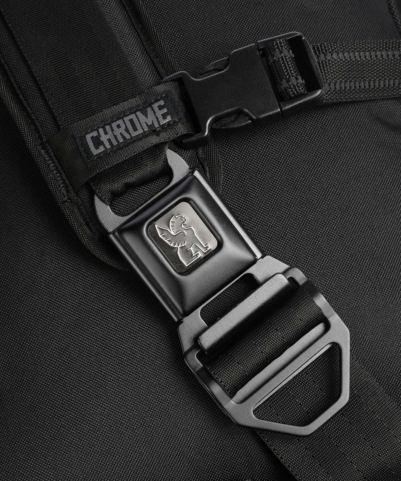 Chrome Kadet Max Fanny pack black