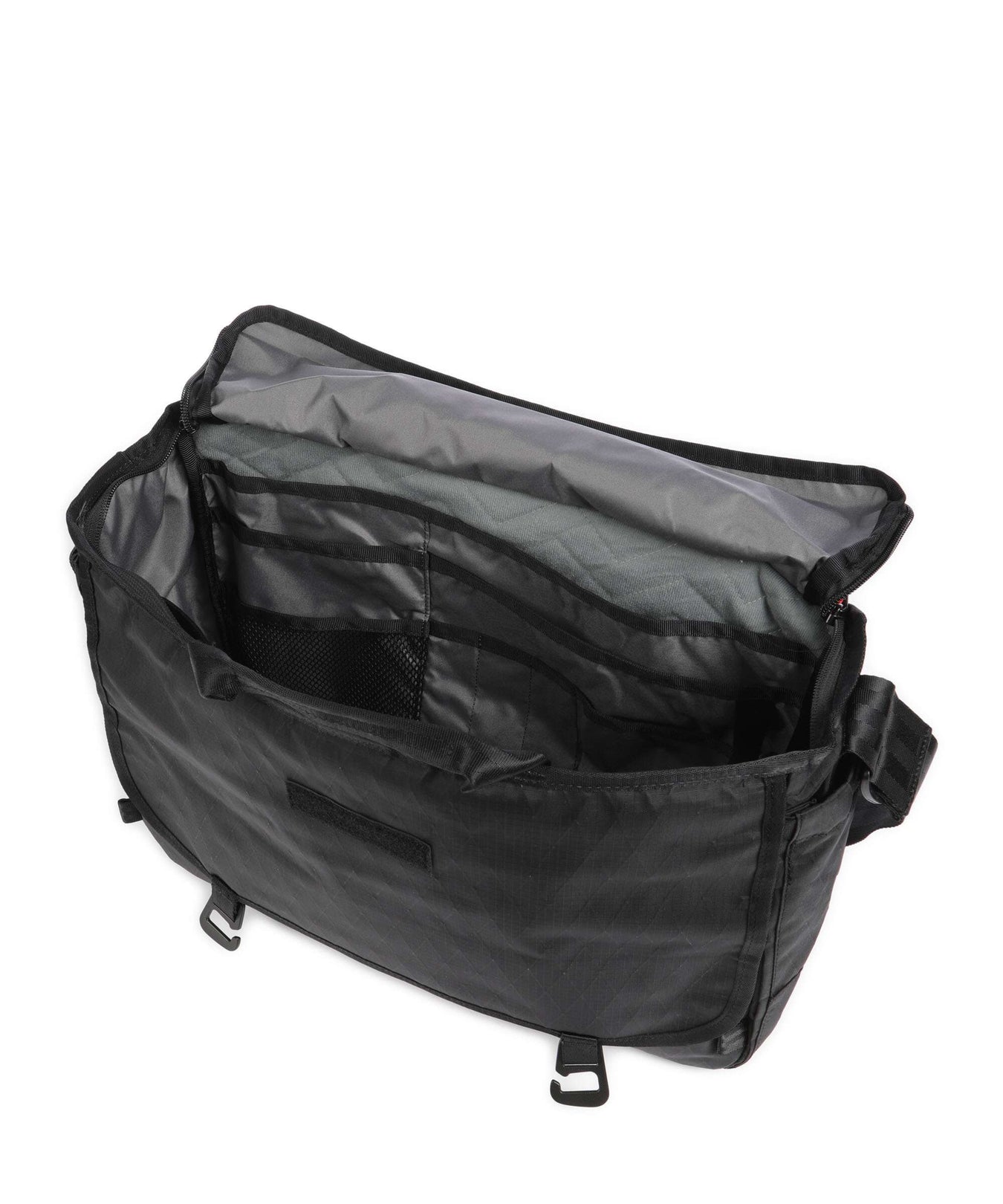 Chrome Midtown 20L Messenger bag black