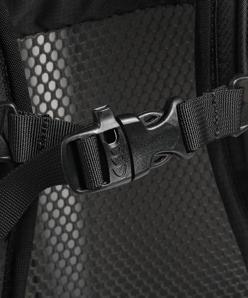 Osprey Farpoint 65 Backpack with wheels black