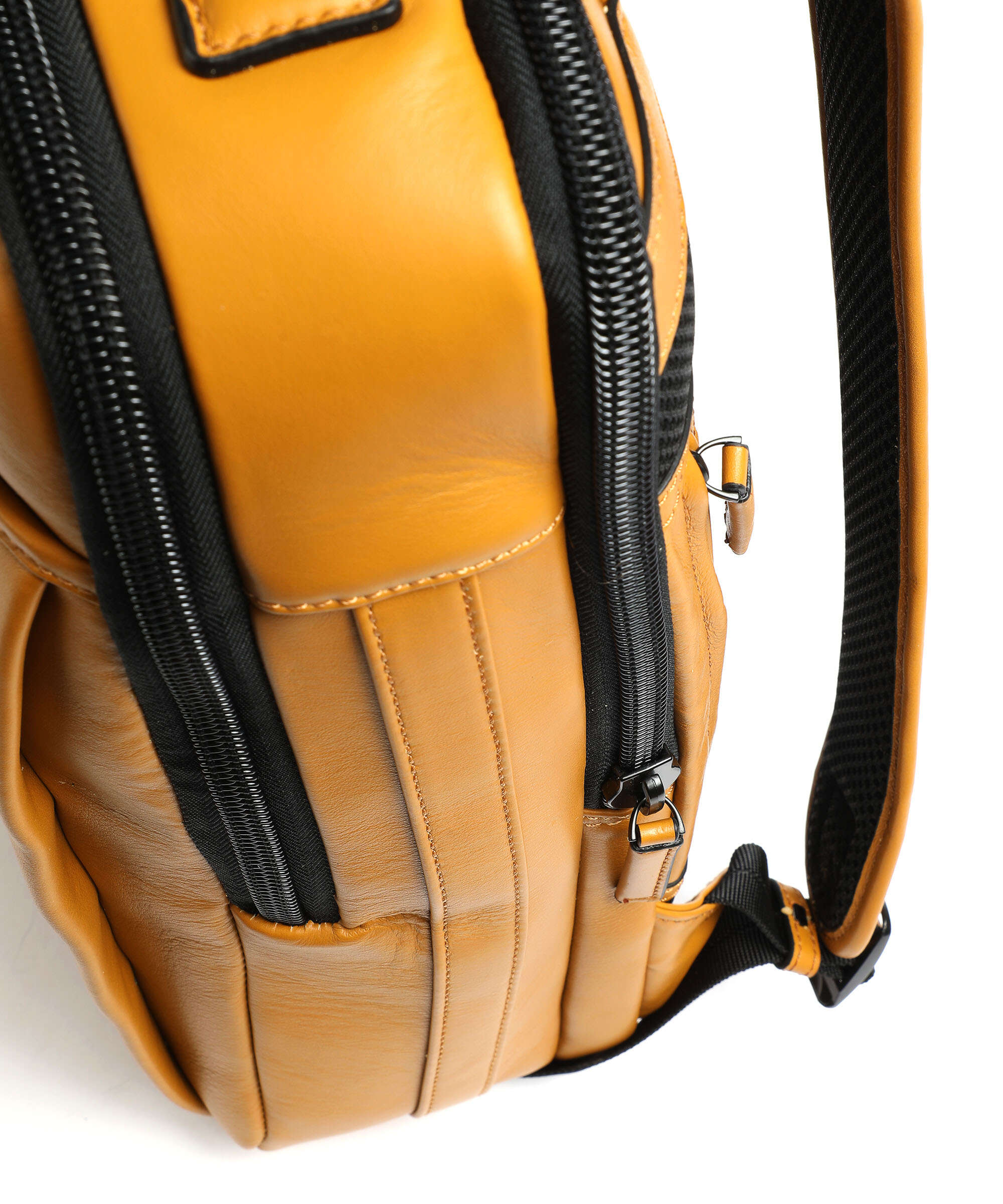 Castelijn & Beerens Nappa X Victor Backpack yellow