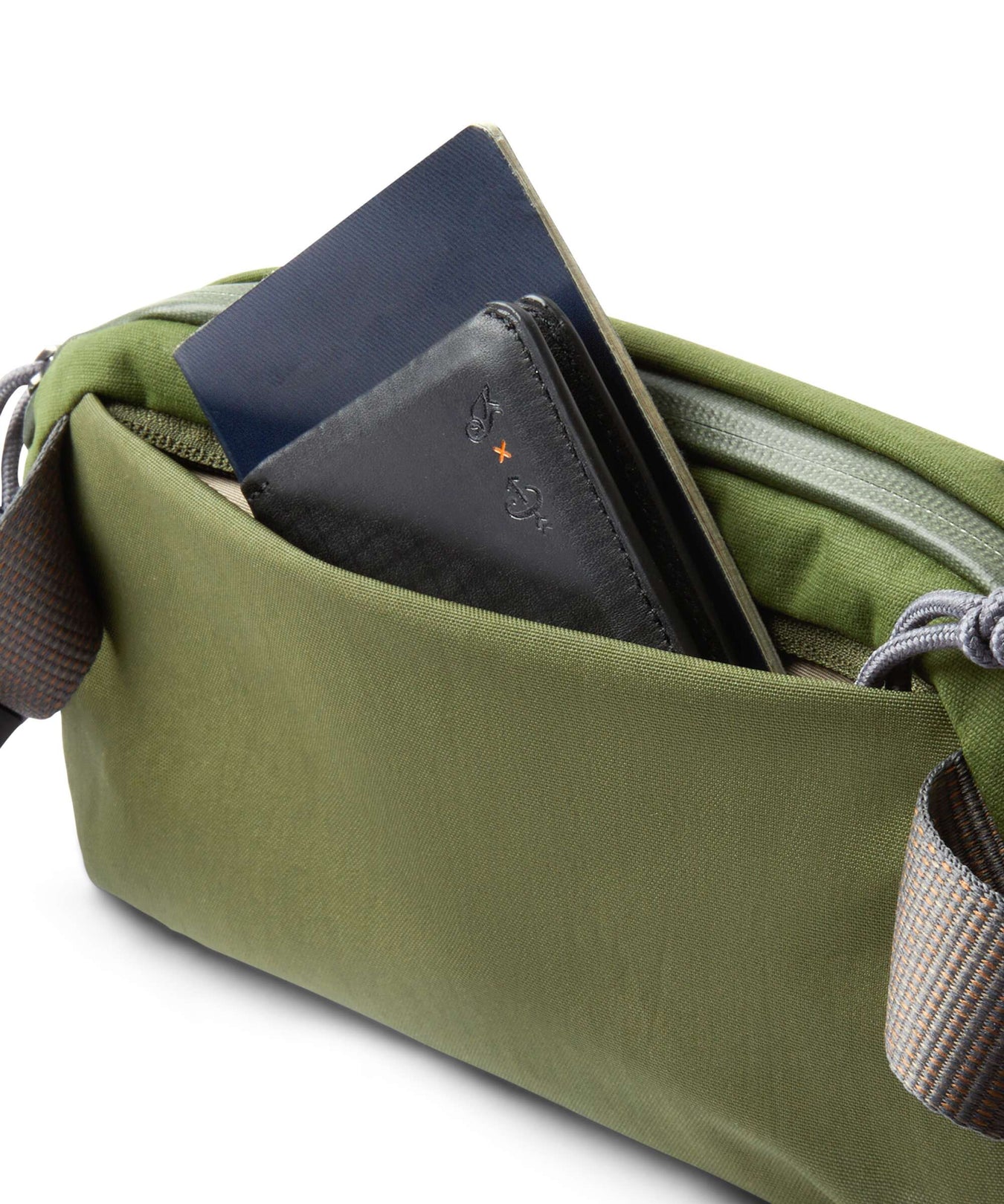 Bellroy Venture 2.5L Ready Fanny pack ranger green