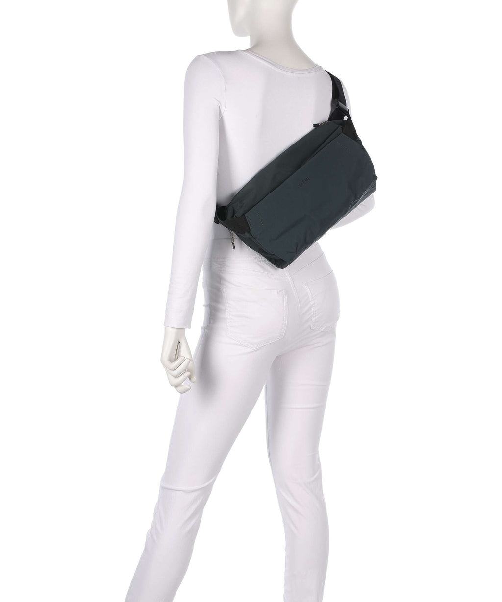 Bellroy Venture 9L Sling bag deep ocean